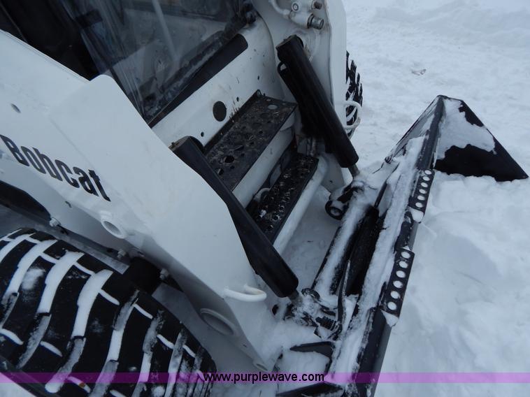 image for item I1222 2005 Bobcat S250 skid steer