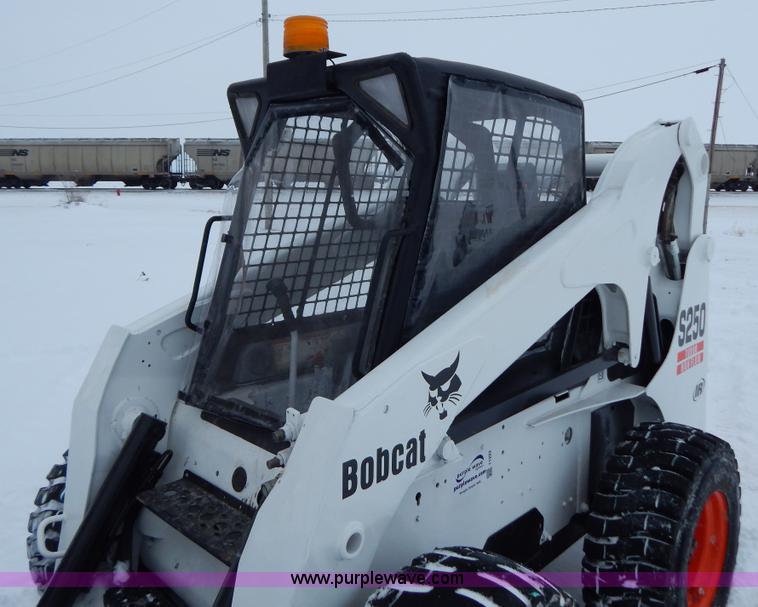 image for item I1222 2005 Bobcat S250 skid steer