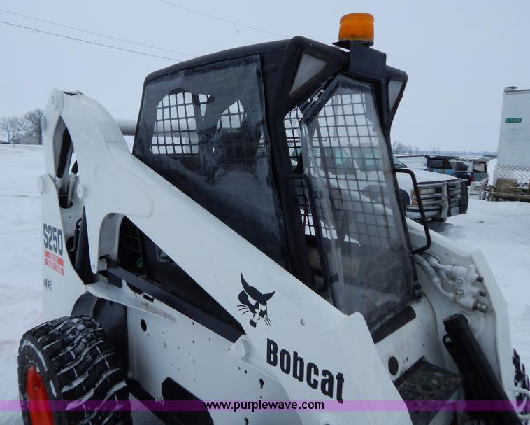 image for item I1222 2005 Bobcat S250 skid steer