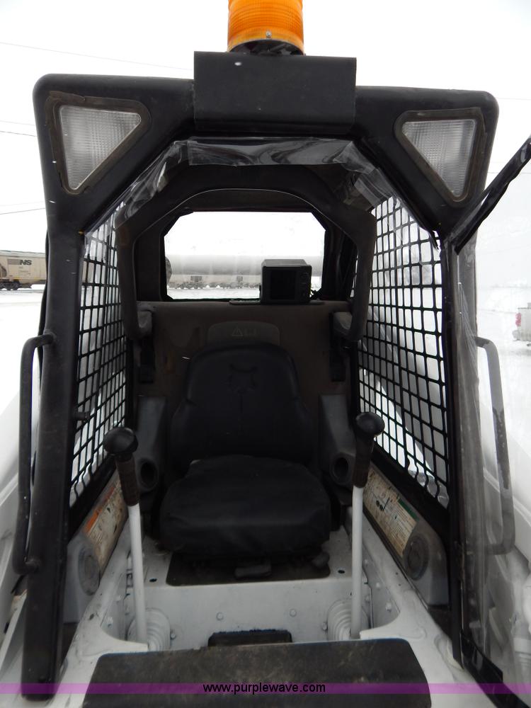 image for item I1222 2005 Bobcat S250 skid steer