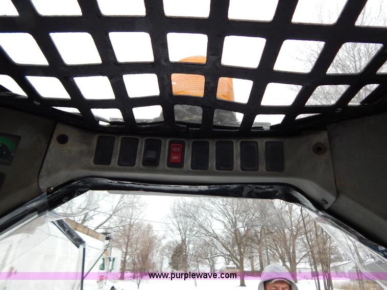 image for item I1222 2005 Bobcat S250 skid steer