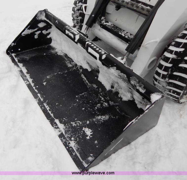 image for item I1222 2005 Bobcat S250 skid steer