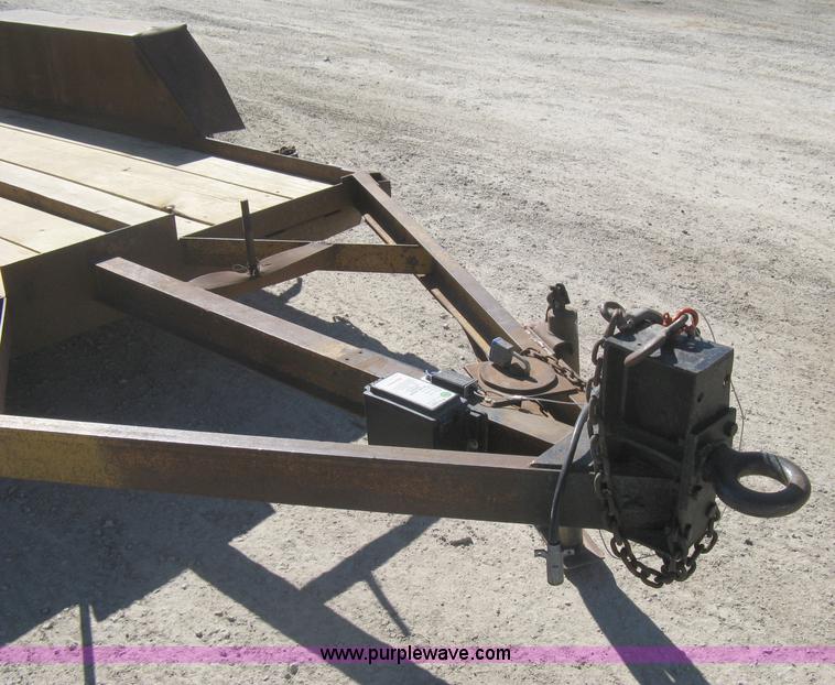 image for item I5696 1979 JFW flatbed equipment trailer