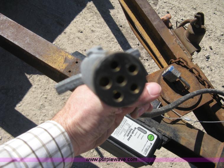 image for item I5696 1979 JFW flatbed equipment trailer