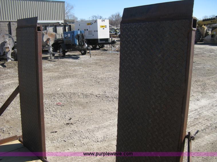 image for item I5696 1979 JFW flatbed equipment trailer