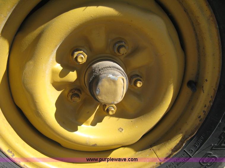 image for item I5696 1979 JFW flatbed equipment trailer