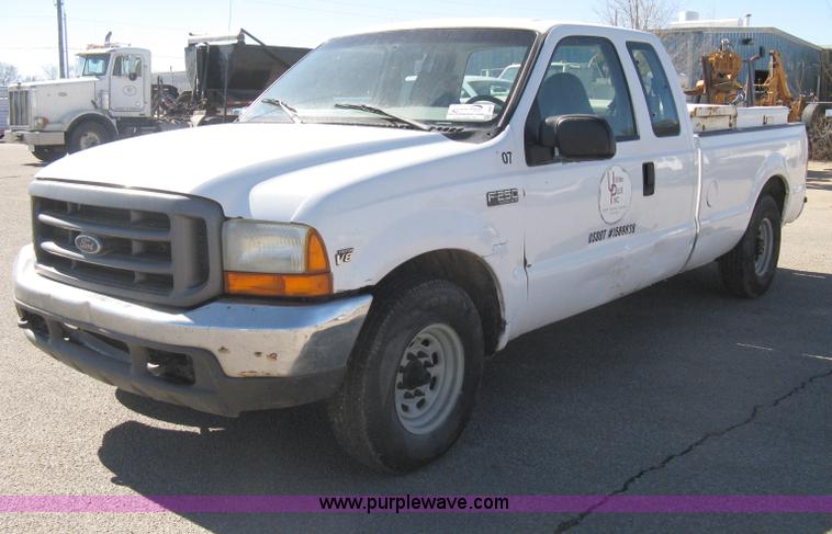 image for item I5697 2000 Ford F250 Super Duty XL SuperCab pickup truck