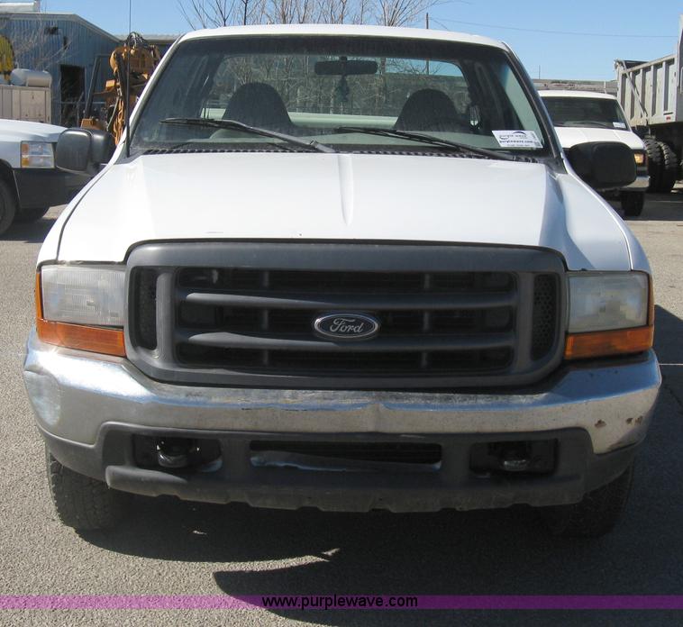 image for item I5697 2000 Ford F250 Super Duty XL SuperCab pickup truck