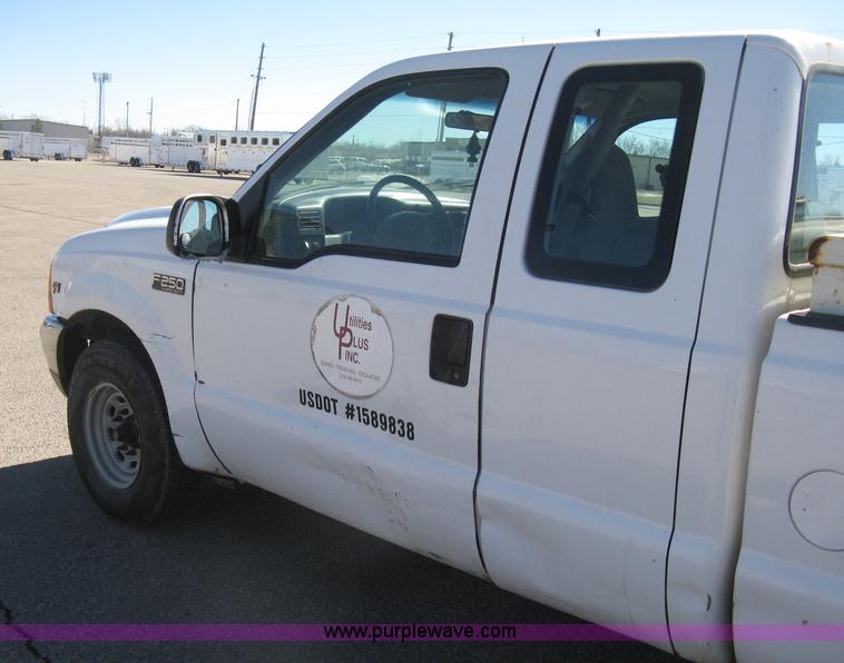 image for item I5697 2000 Ford F250 Super Duty XL SuperCab pickup truck