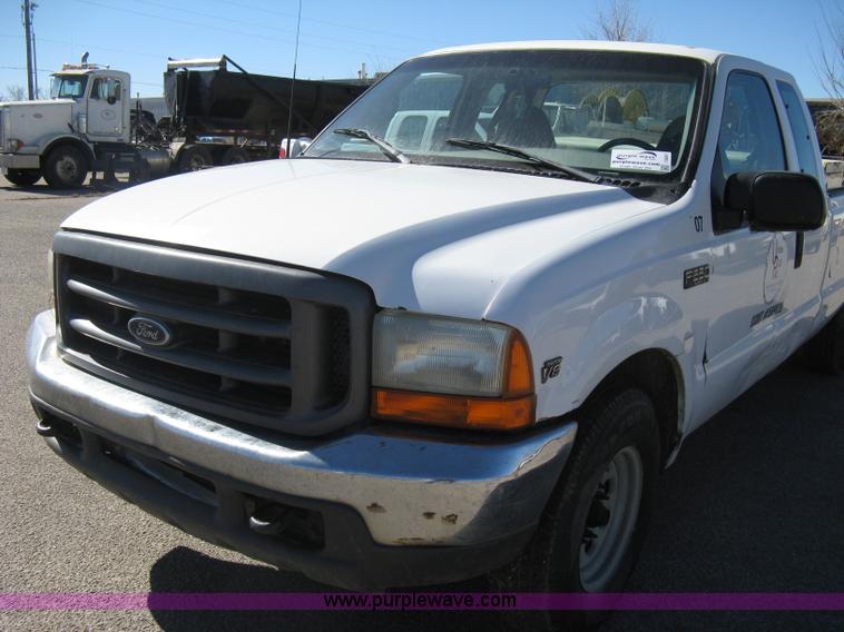 image for item I5697 2000 Ford F250 Super Duty XL SuperCab pickup truck