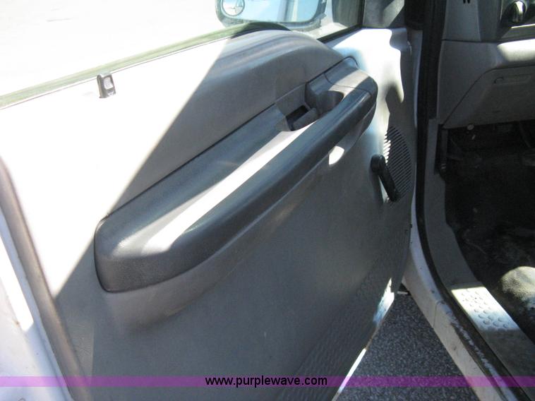 image for item I5697 2000 Ford F250 Super Duty XL SuperCab pickup truck