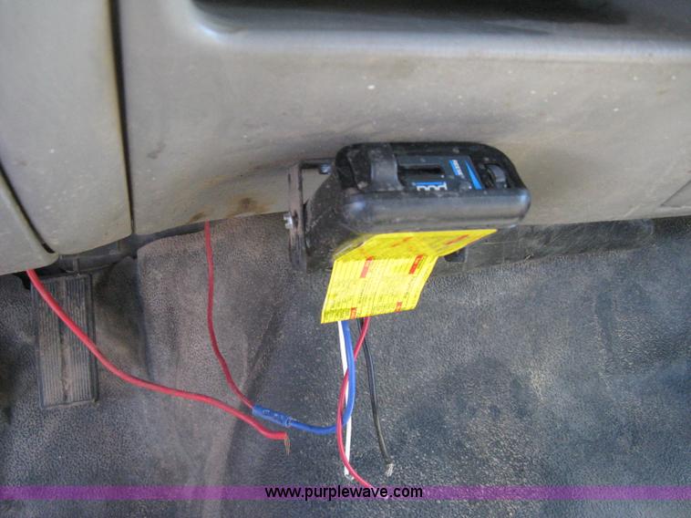 image for item I5697 2000 Ford F250 Super Duty XL SuperCab pickup truck