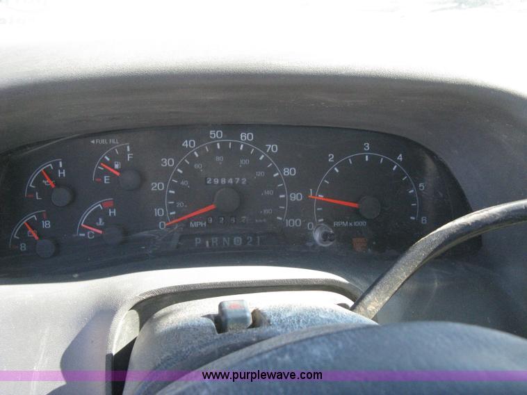 image for item I5697 2000 Ford F250 Super Duty XL SuperCab pickup truck