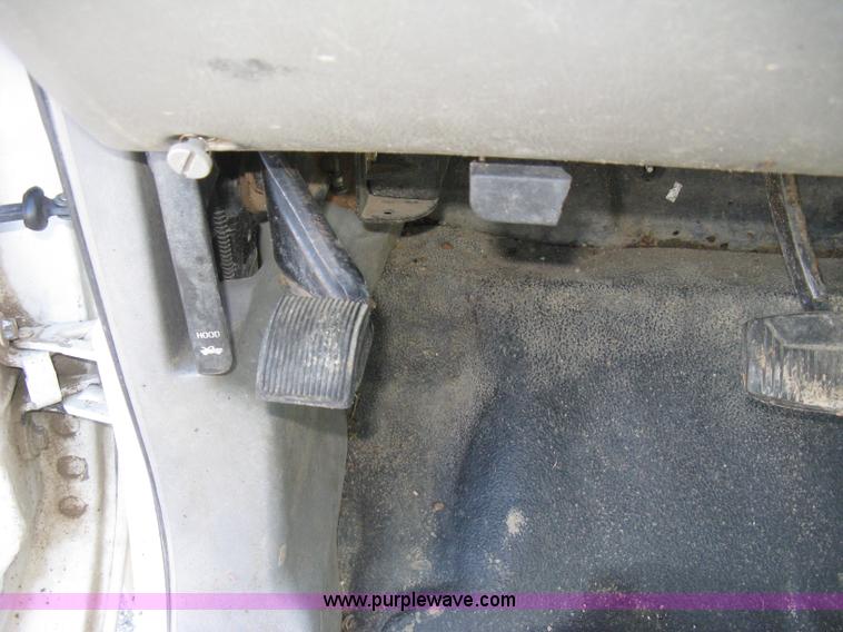 image for item I5697 2000 Ford F250 Super Duty XL SuperCab pickup truck