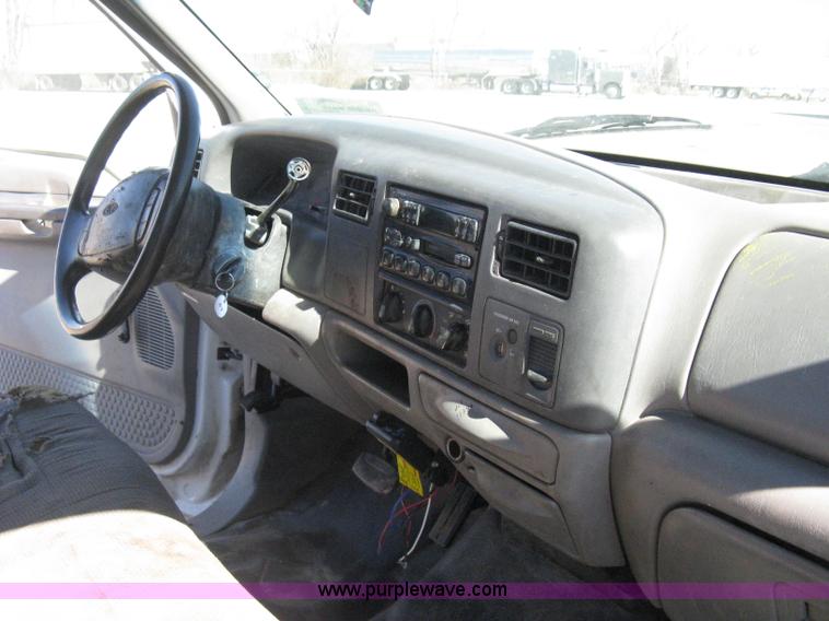 image for item I5697 2000 Ford F250 Super Duty XL SuperCab pickup truck