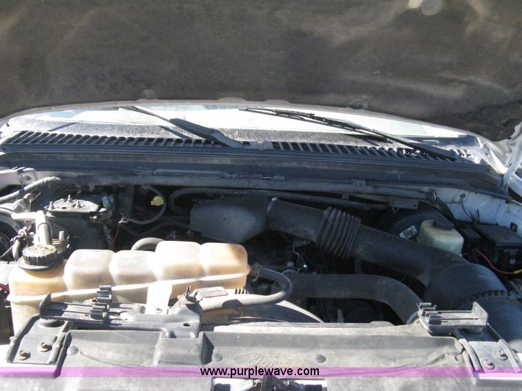 image for item I5697 2000 Ford F250 Super Duty XL SuperCab pickup truck