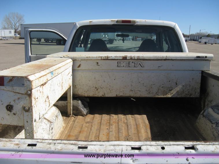 image for item I5697 2000 Ford F250 Super Duty XL SuperCab pickup truck