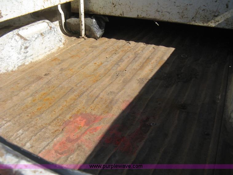 image for item I5697 2000 Ford F250 Super Duty XL SuperCab pickup truck