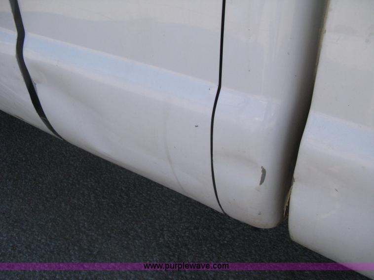 image for item I5697 2000 Ford F250 Super Duty XL SuperCab pickup truck