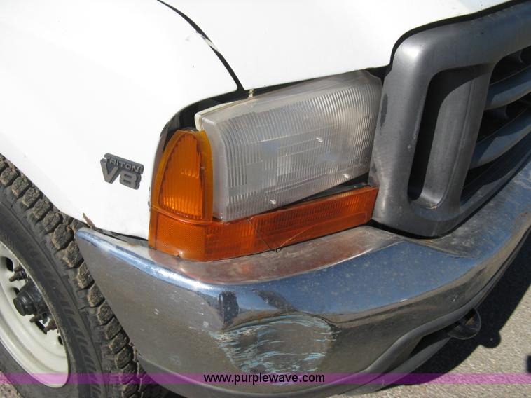 image for item I5697 2000 Ford F250 Super Duty XL SuperCab pickup truck