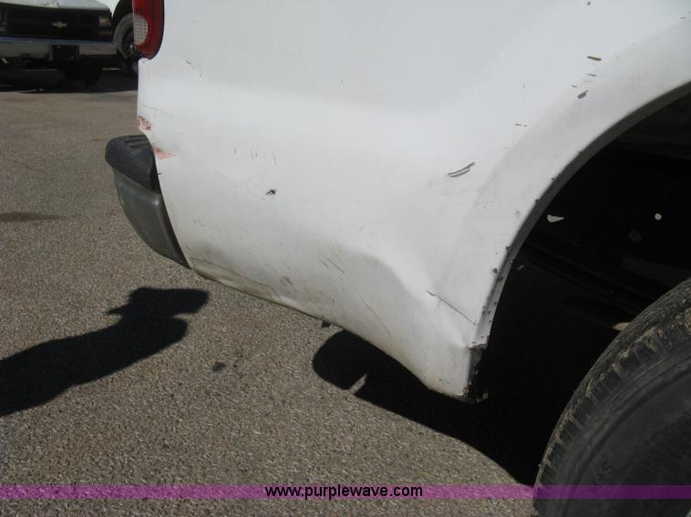 image for item I5697 2000 Ford F250 Super Duty XL SuperCab pickup truck