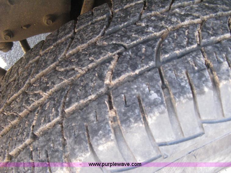 image for item I5697 2000 Ford F250 Super Duty XL SuperCab pickup truck