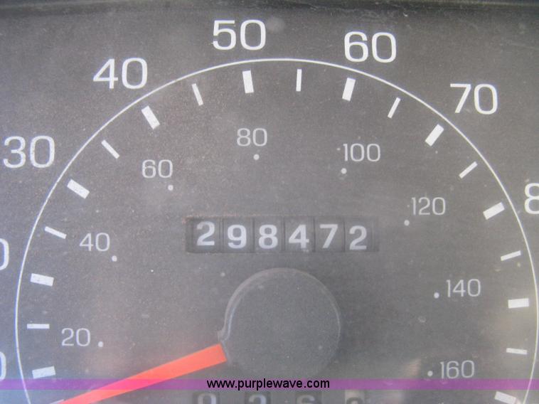 image for item I5697 2000 Ford F250 Super Duty XL SuperCab pickup truck