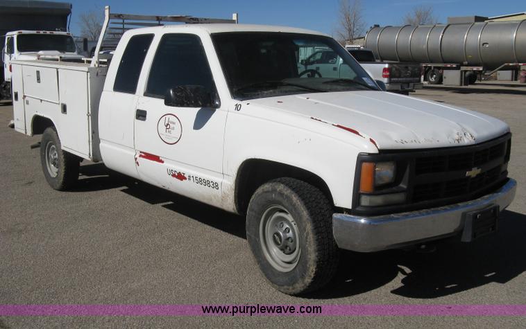 image for item I5698 1996 Chevrolet 2500 Ext. Cab utility truck