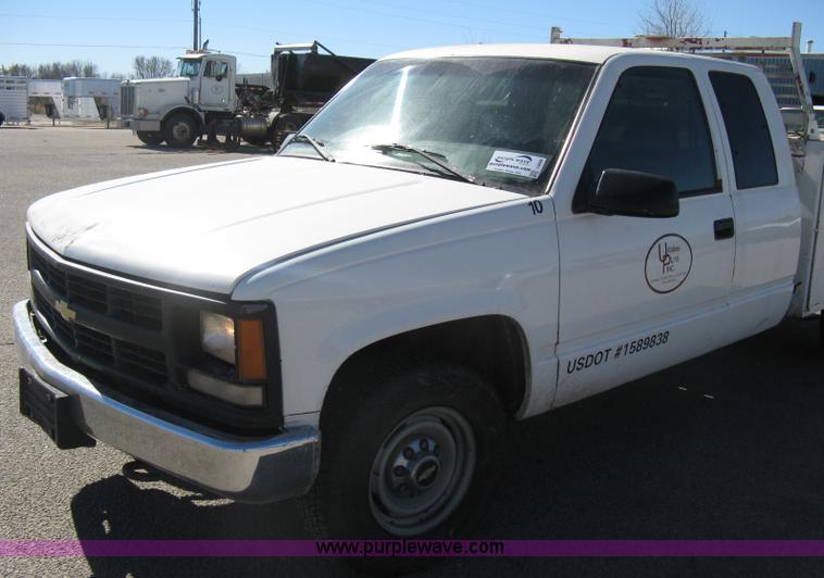 image for item I5698 1996 Chevrolet 2500 Ext. Cab utility truck