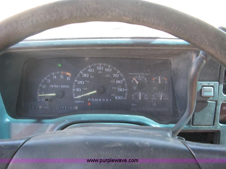 image for item I5698 1996 Chevrolet 2500 Ext. Cab utility truck