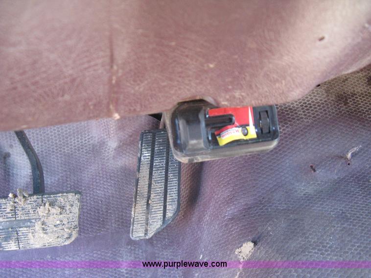 image for item I5698 1996 Chevrolet 2500 Ext. Cab utility truck