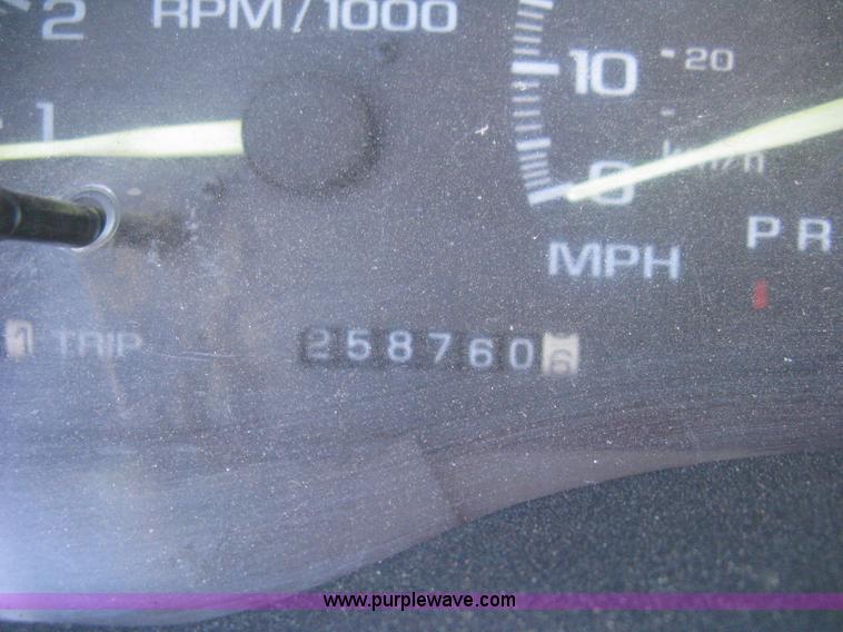 image for item I5698 1996 Chevrolet 2500 Ext. Cab utility truck