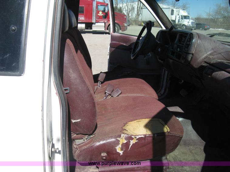 image for item I5698 1996 Chevrolet 2500 Ext. Cab utility truck