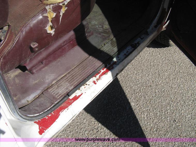 image for item I5698 1996 Chevrolet 2500 Ext. Cab utility truck