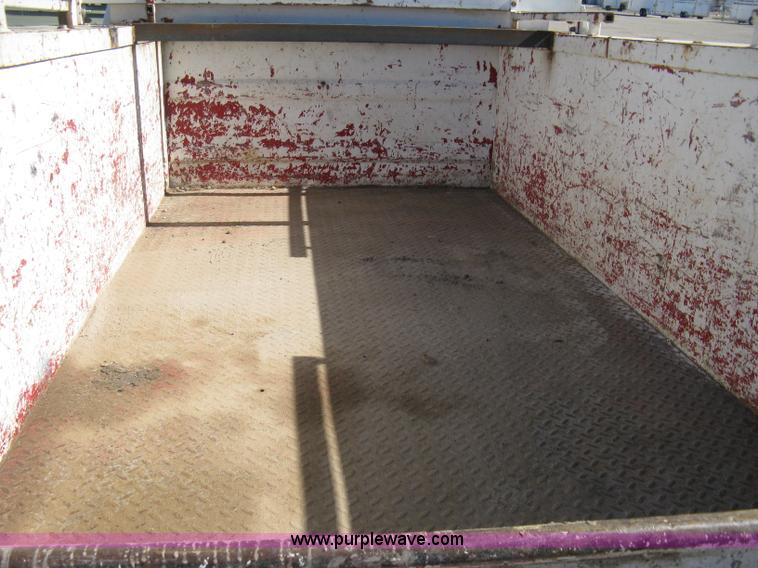 image for item I5698 1996 Chevrolet 2500 Ext. Cab utility truck