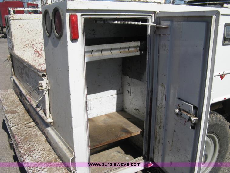 image for item I5698 1996 Chevrolet 2500 Ext. Cab utility truck