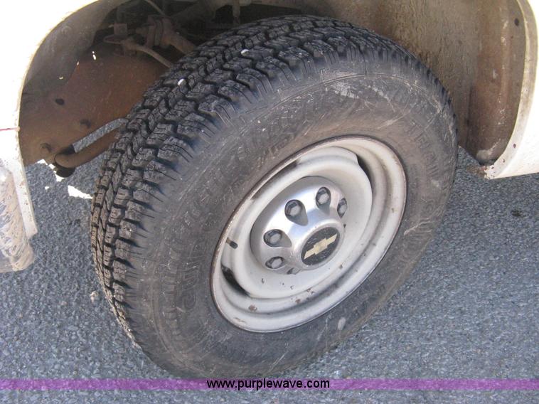 image for item I5698 1996 Chevrolet 2500 Ext. Cab utility truck