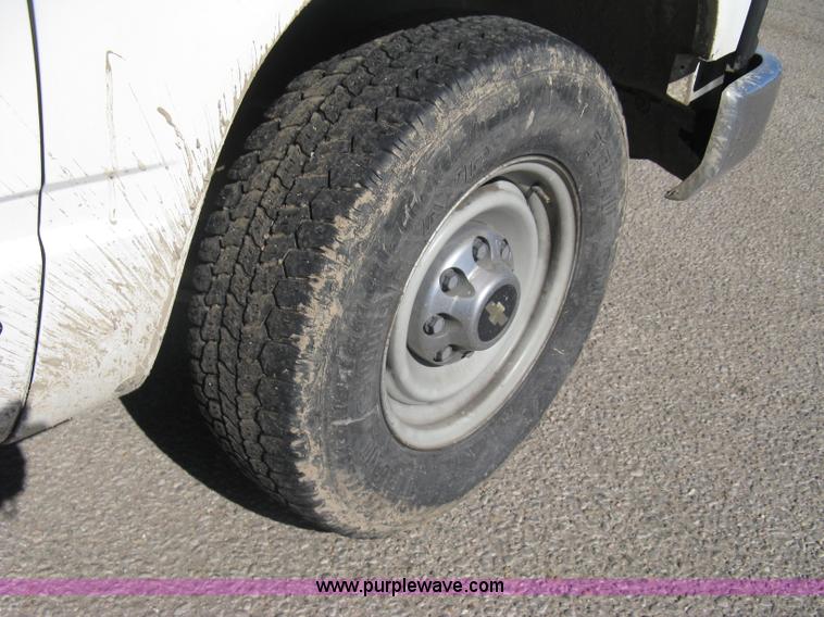 image for item I5698 1996 Chevrolet 2500 Ext. Cab utility truck