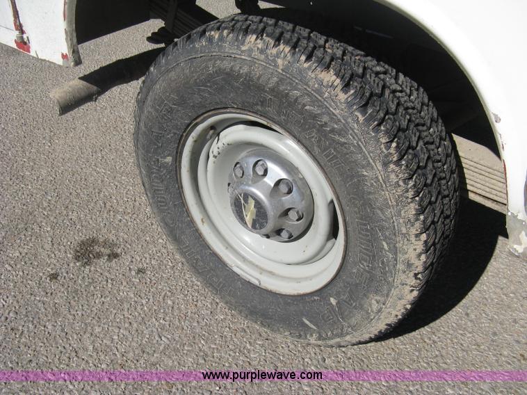 image for item I5698 1996 Chevrolet 2500 Ext. Cab utility truck