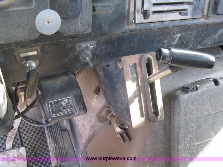 image for item I5699 1984 International S1900 dump truck