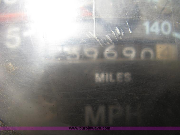 image for item I5699 1984 International S1900 dump truck