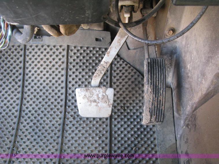 image for item I5699 1984 International S1900 dump truck