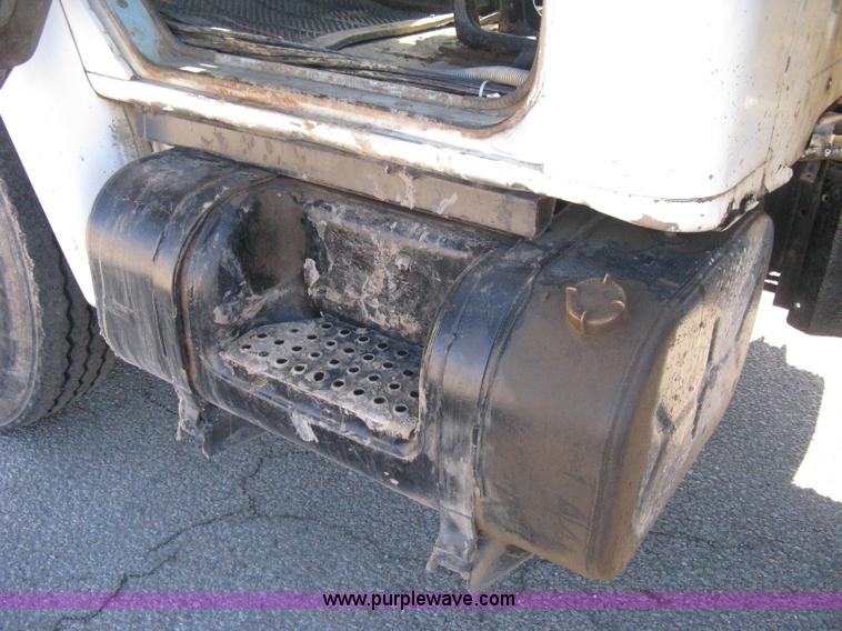 image for item I5699 1984 International S1900 dump truck