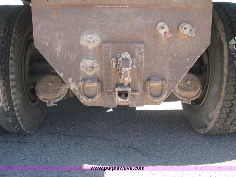 image for item I5699 1984 International S1900 dump truck