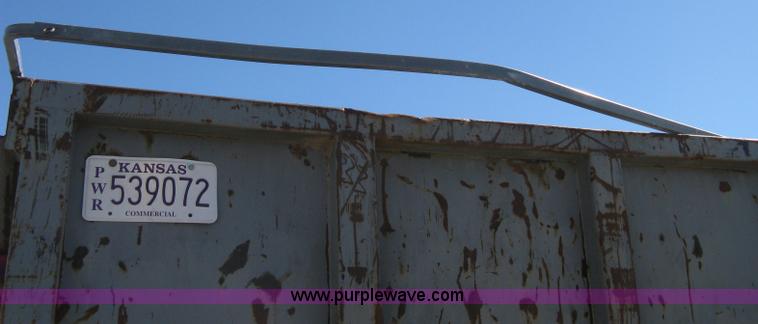 image for item I5699 1984 International S1900 dump truck