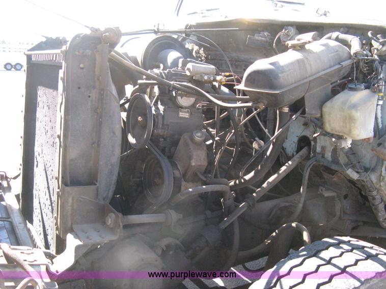 image for item I5699 1984 International S1900 dump truck