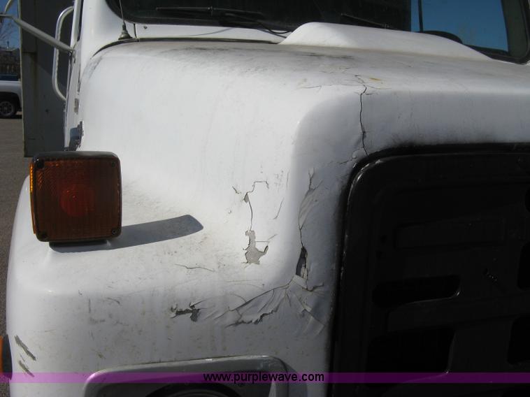 image for item I5699 1984 International S1900 dump truck