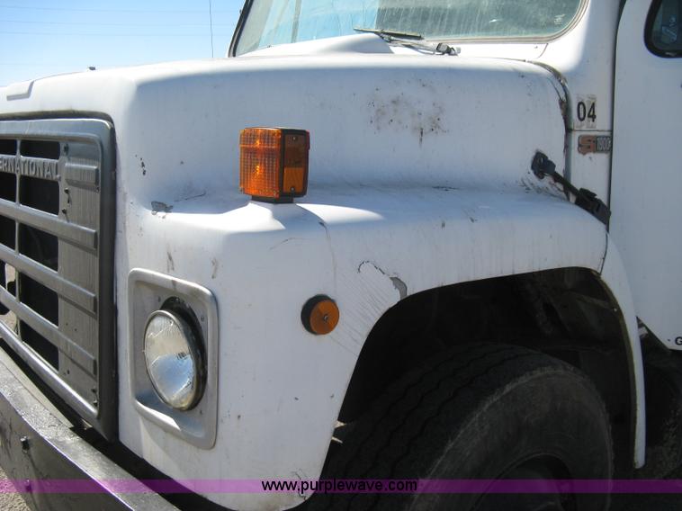 image for item I5699 1984 International S1900 dump truck