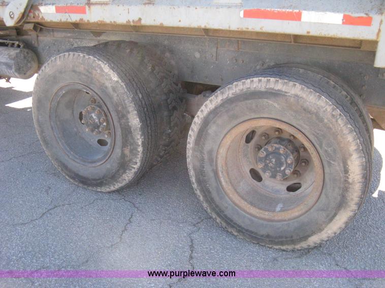 image for item I5699 1984 International S1900 dump truck