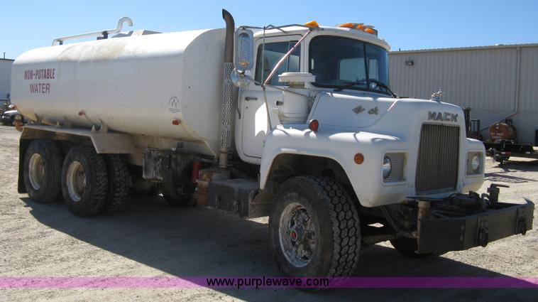 image for item I5704 1973 Mack PM685S tanker water truck